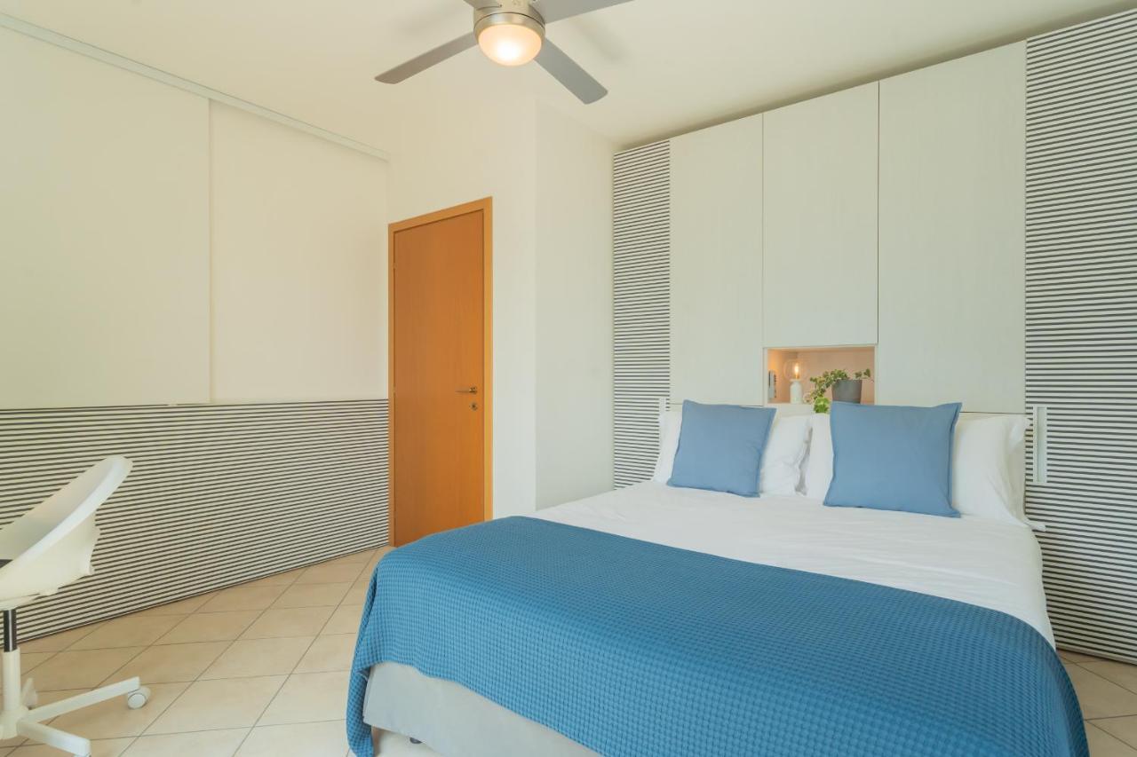 Blue Bliss Apartment By Rent All Como Colonno Extérieur photo